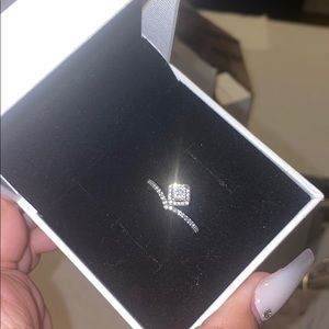 Pandora - Square Sparkle Wishbone ring